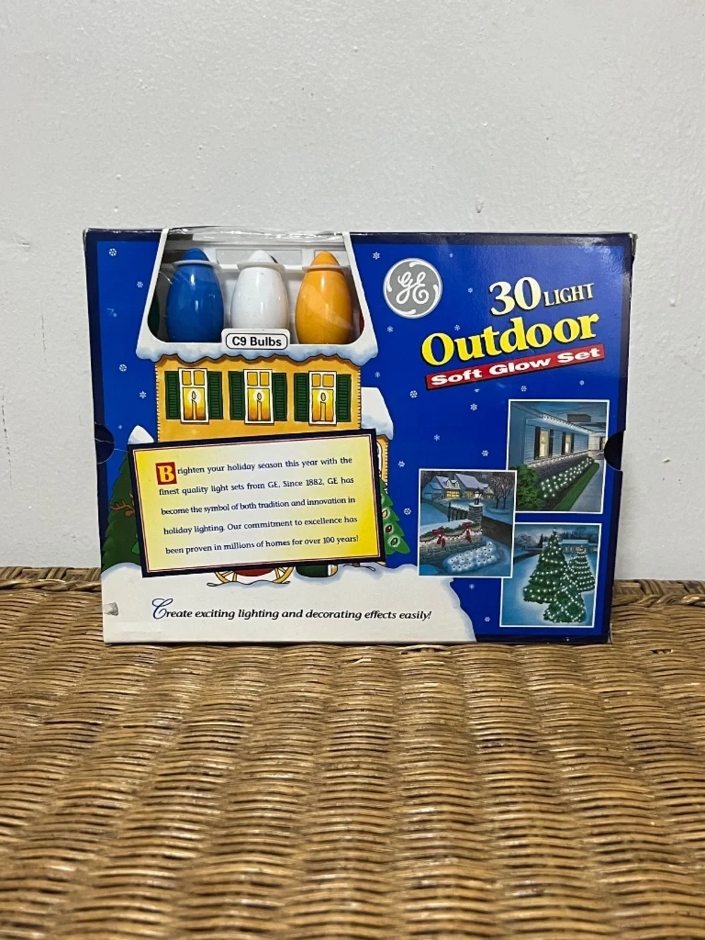 Vtg. General Electric 30 Light Outdoor Miniature Set.  NWOT
